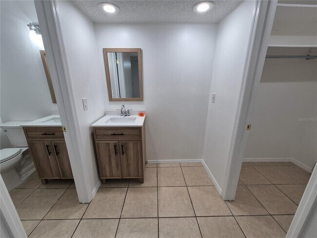 Building Photo - 2924 Ripplewood Dr