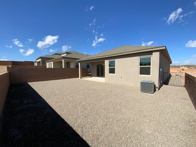Building Photo - 3 Bedroom Single Story New Build in Lomas ...