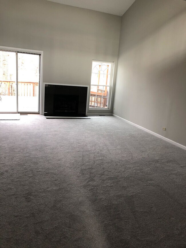 Building Photo - 1649 Estate Cir