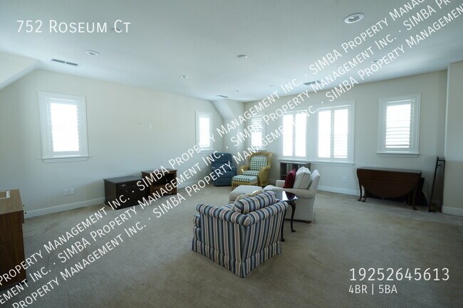 Building Photo - 752 Roseum Ct