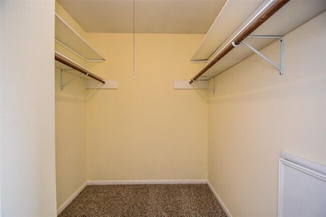 Building Photo - 2110 Whiteback Dr