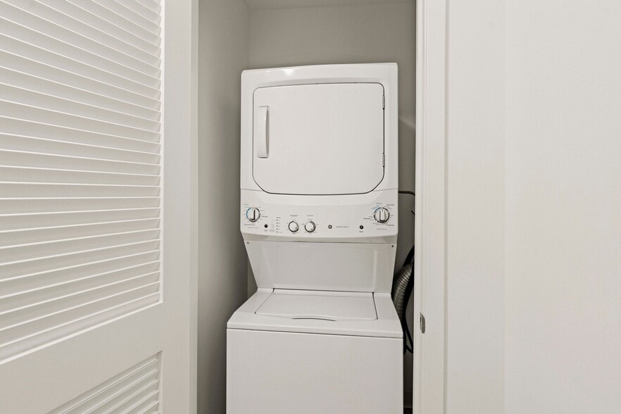 Building Photo - 349 W Wolf Point Plaza