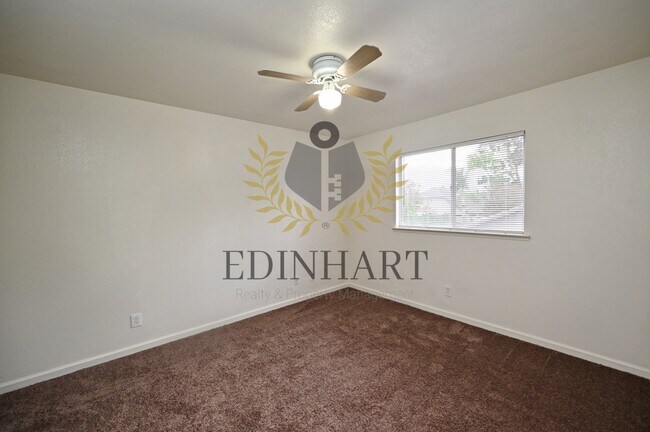 Building Photo - 2233 E Christopher Dr