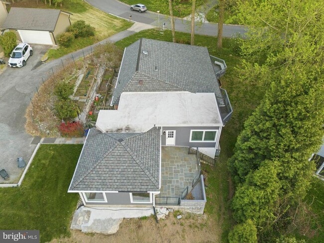 Building Photo - 9416 Holbrook Ln