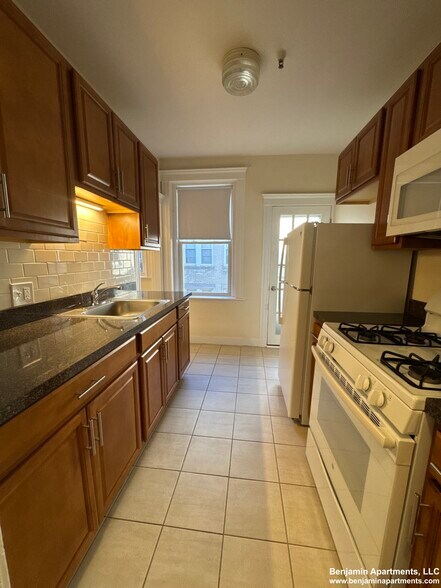 Building Photo - 122 Washington St