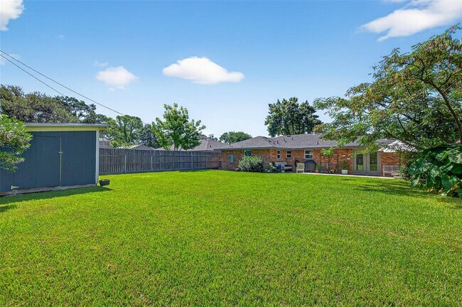 Building Photo - 4318 De Milo Dr