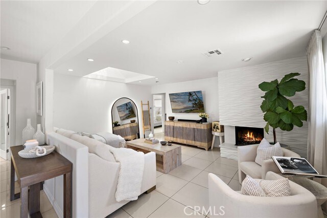 Building Photo - 20352 Laguna Canyon Rd