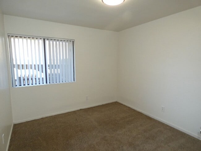 Building Photo - Oakwood Village Apartments