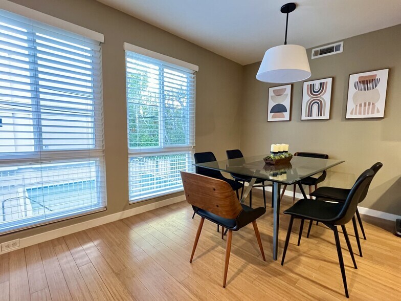 Building Photo - 4407 Francis Ave