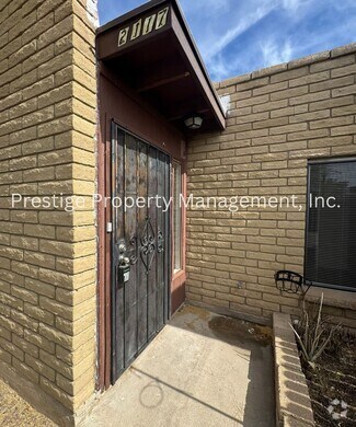 Building Photo - 2235