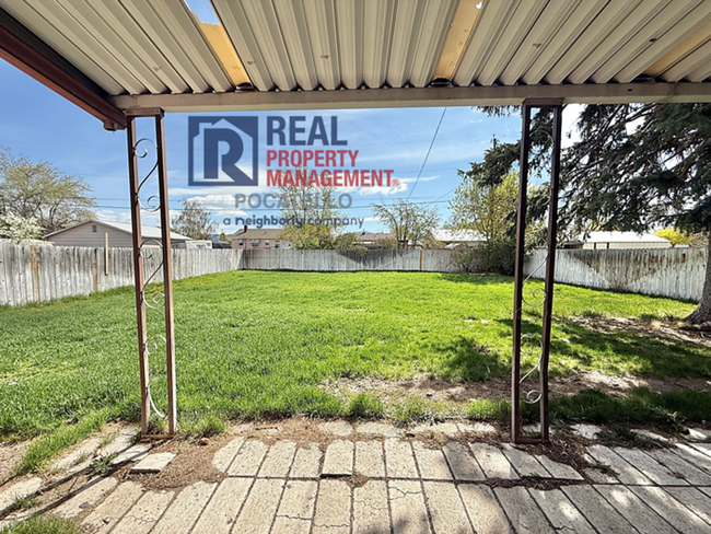 Building Photo - 3 bed 2 bath - 1 car garage - Bonus room -...