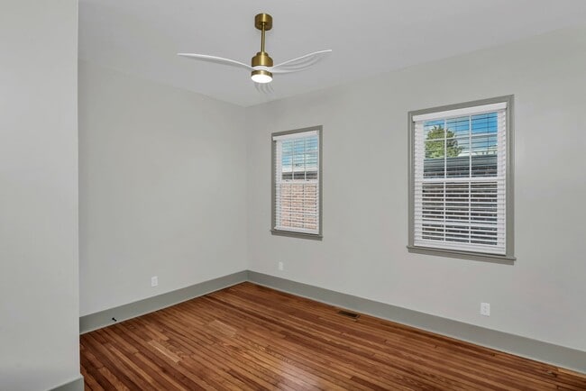 Building Photo - Pre-Leasing for the 26-27 School Year! - M...