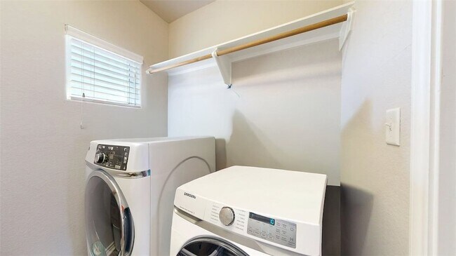 Building Photo - 2941 Papa Bear Dr