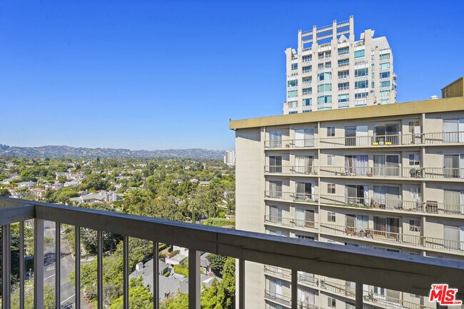 Building Photo - 10751 Wilshire Blvd