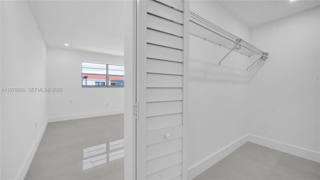 Building Photo - 6070 W 19th Ave