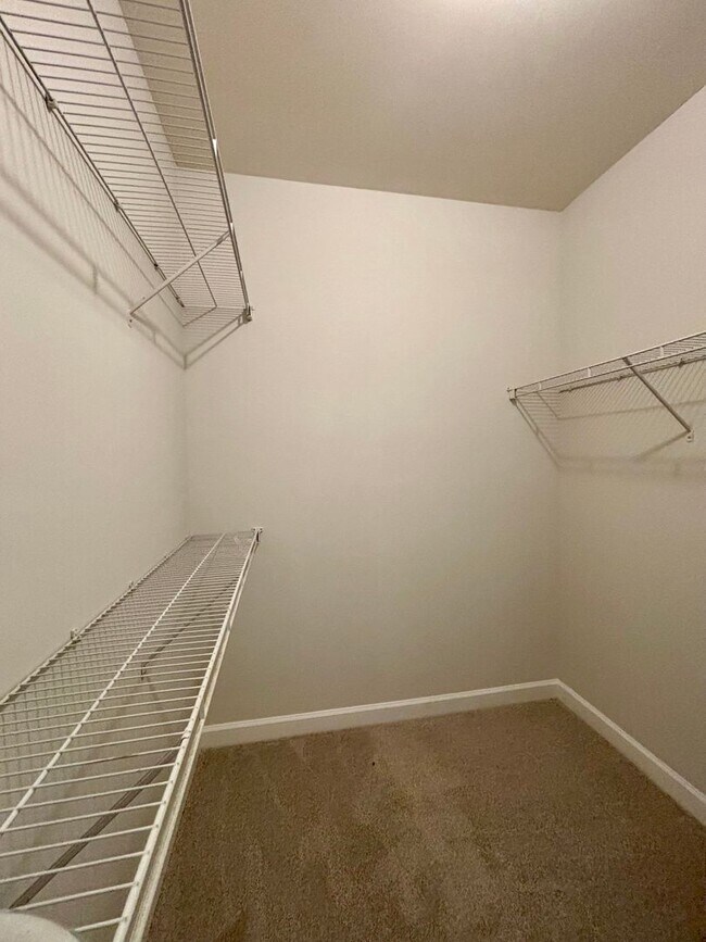 Building Photo - 2BR/2BA Condo; $250 off SECOND FULL Month of Rent