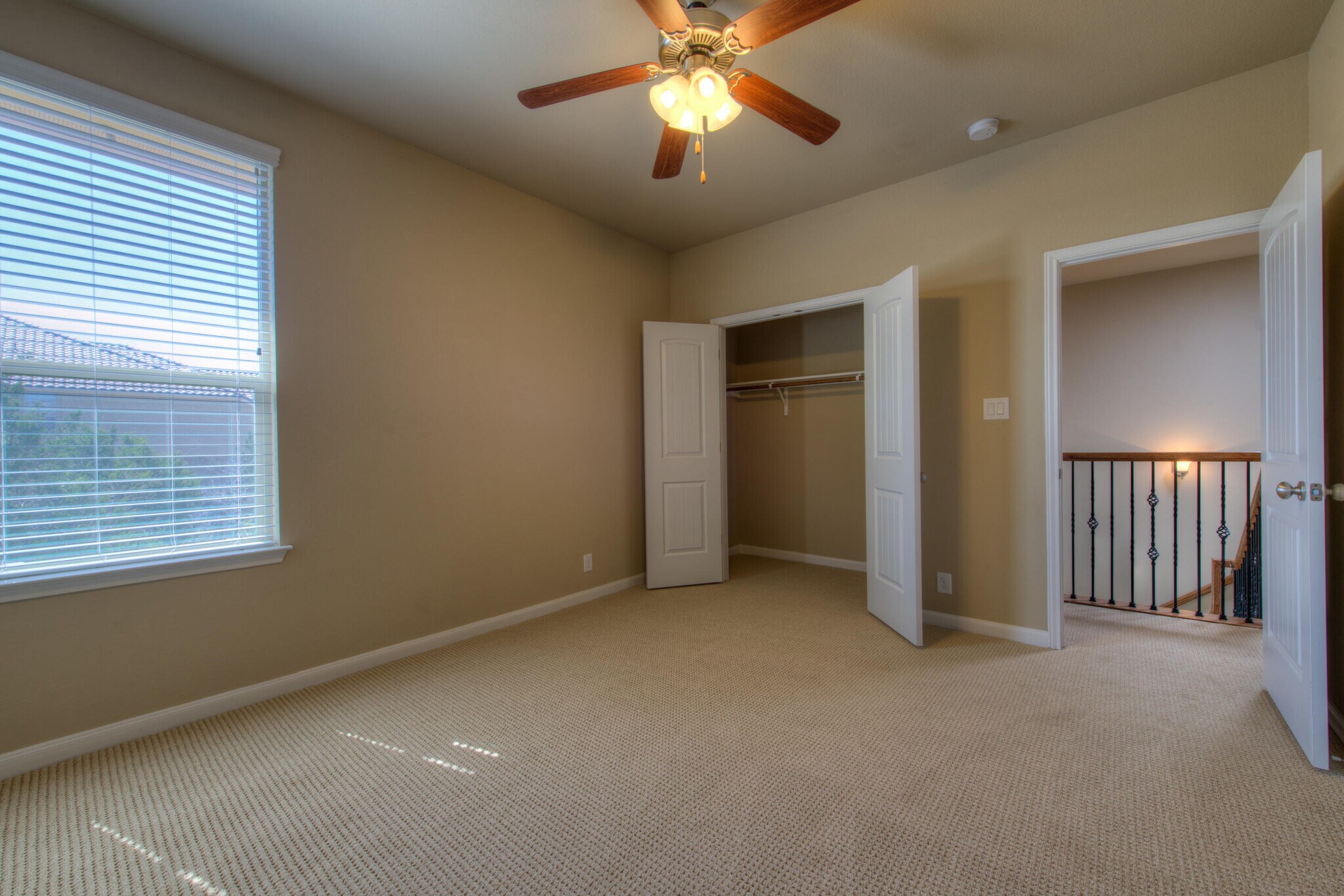 Building Photo - 405 S Meadowlark St