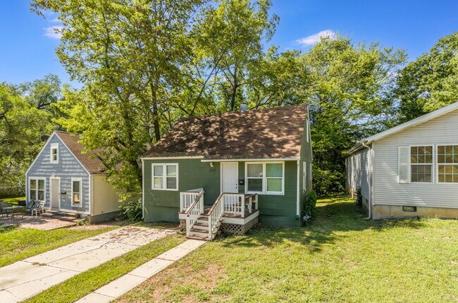 Building Photo - 5760 College Ave