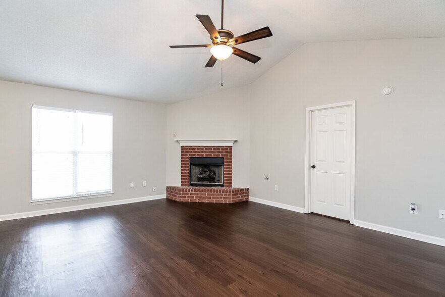 Building Photo - 7776 Parkwood Cove