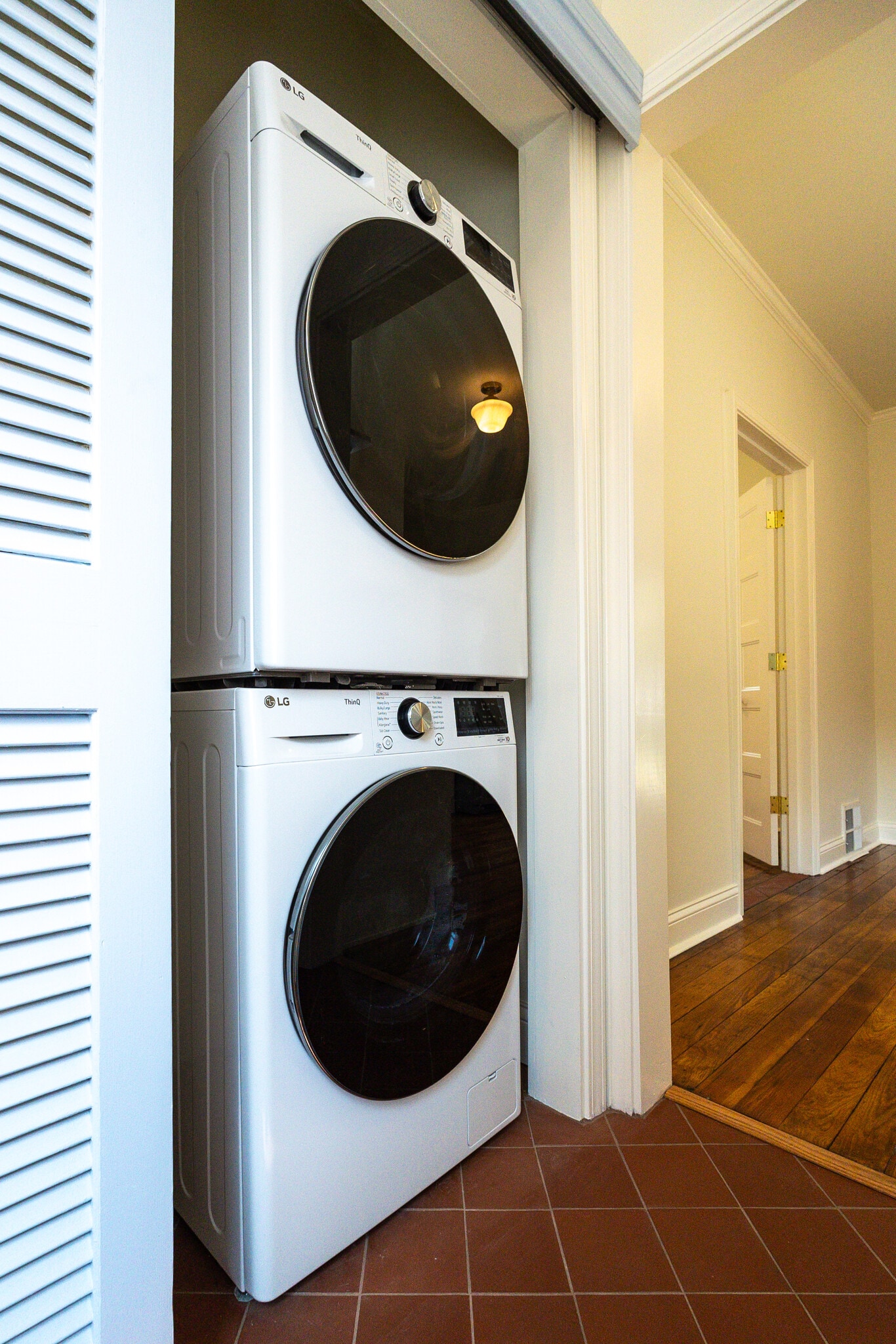 Washer/Dryer - 822 Kickapoo St