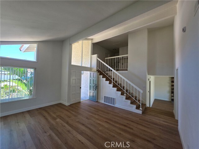 Building Photo - 8831 Sailport Dr