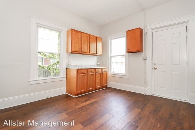 Building Photo - 2810 Woodbridge Ave