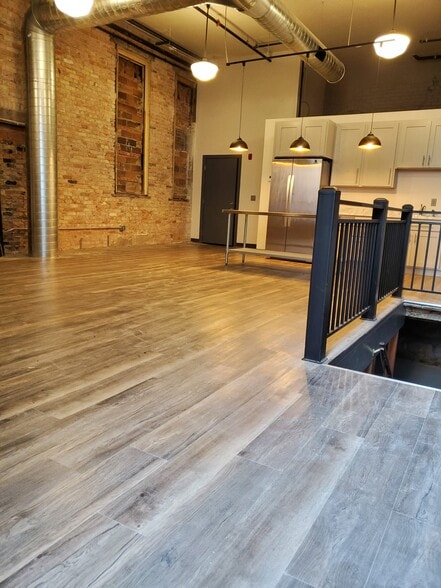 Building Photo - 618 Saint Joseph St