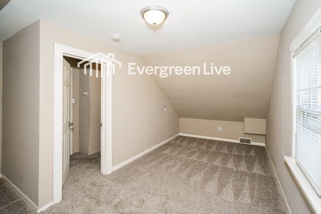 Building Photo - 2202 S 71st St