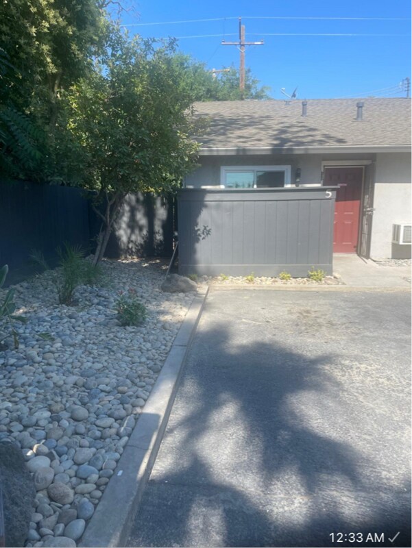 Building Photo - 447 Coffee Rd