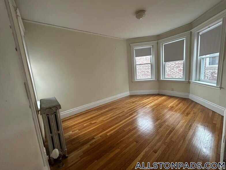 Building Photo - 5 Walbridge St