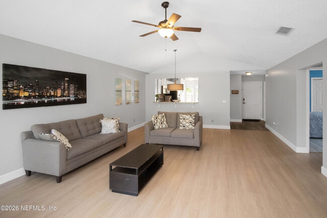 Building Photo - 1720 Wildwood Creek Ln