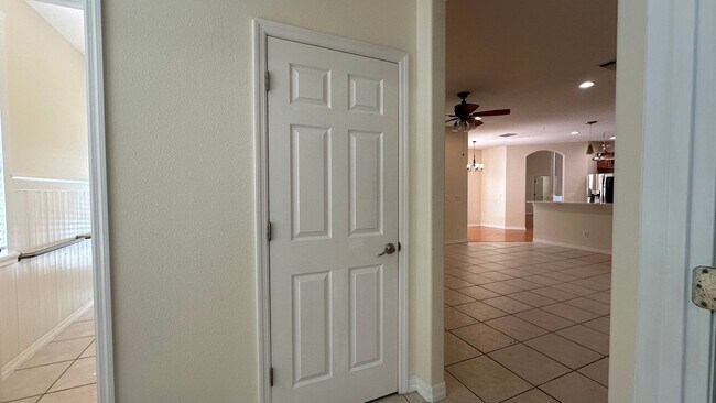 Building Photo - 1653 Cherry Ridge Dr
