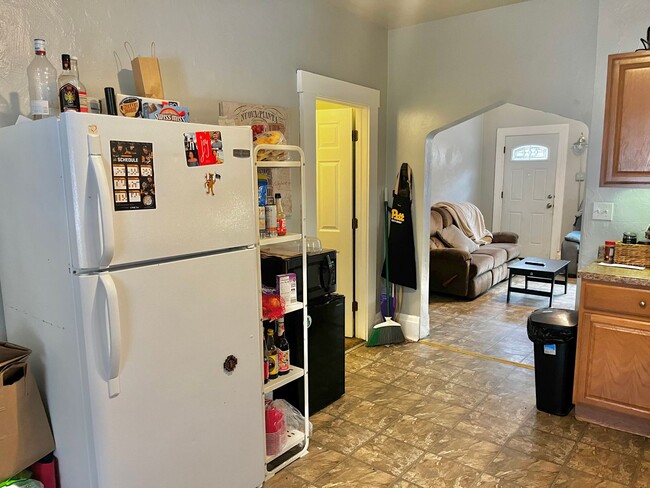 Building Photo - 4BD/3BTH In Southside - Laundry - Central ...