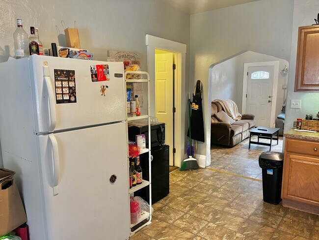 Building Photo - 4BED/3BATH In Southside - Laundry - Centra...