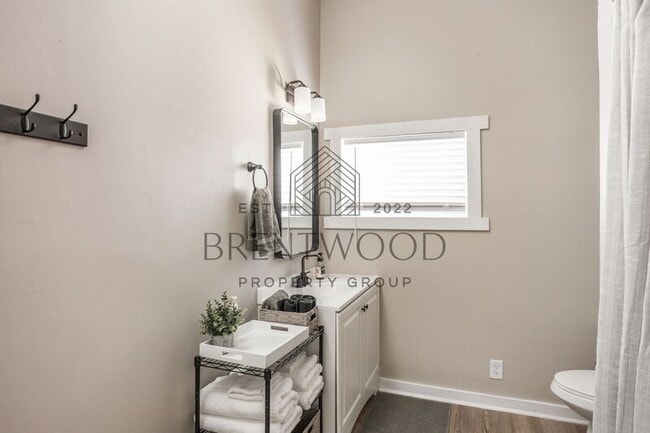 Building Photo - 929 N Tremont St