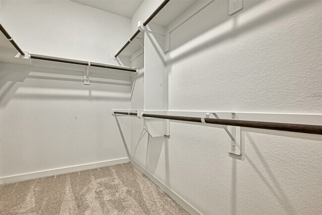 Building Photo - 323 Highland Bayou Dr