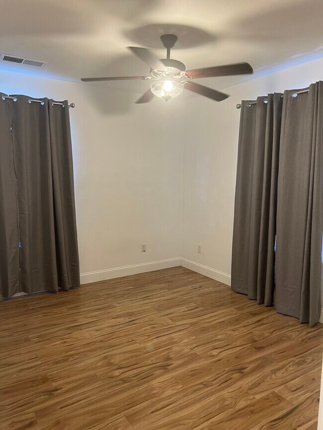 Building Photo - 555 C St