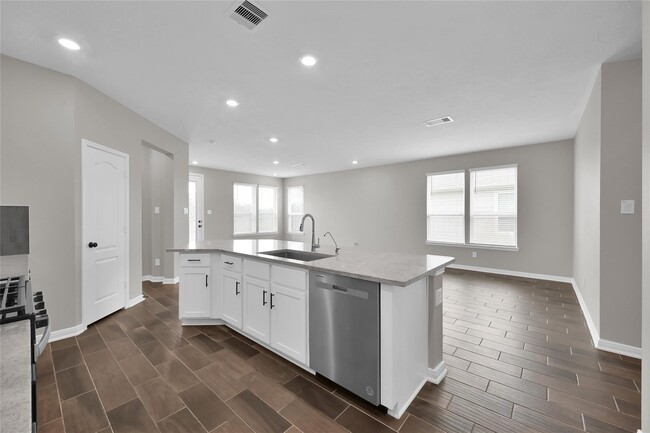 Building Photo - 610 Coyote Cyn Ct