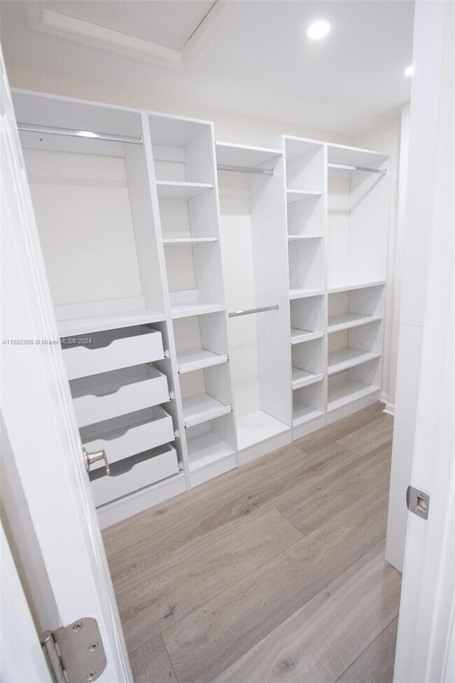 Building Photo - 3725 S Ocean Dr