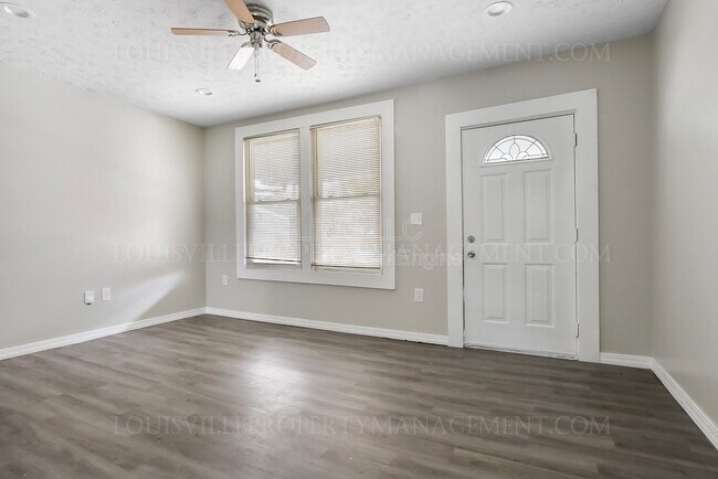 Building Photo - 2216 W Ormsby Ave