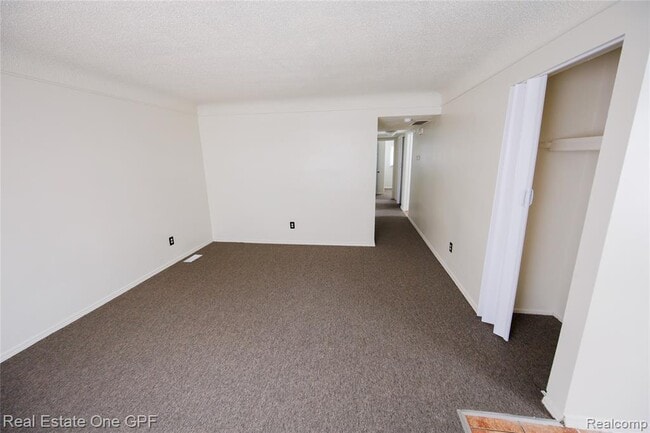 Building Photo - 14960 Alberta Ave