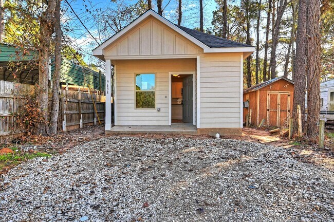 Building Photo - 9638 WARM Spgs