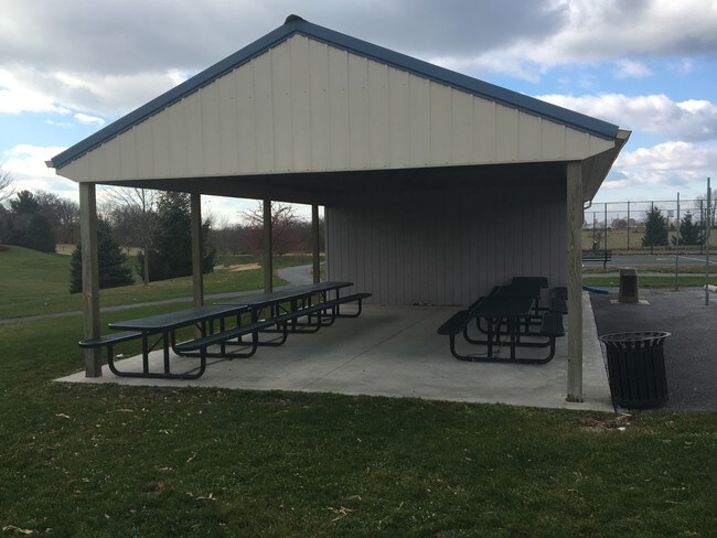 Building Photo - 301 Lakeside Crossing