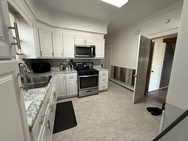 Building Photo - 1049 Campbell Ave