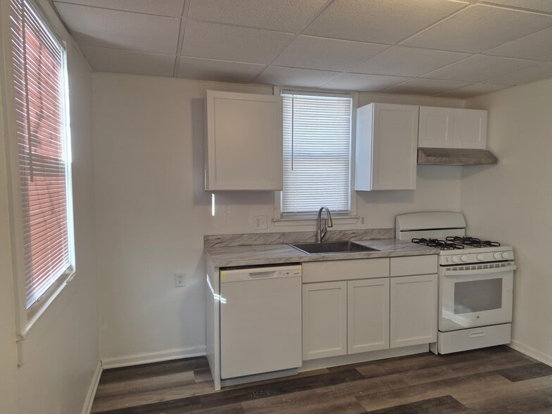 Building Photo - 12375 Prospect Ave