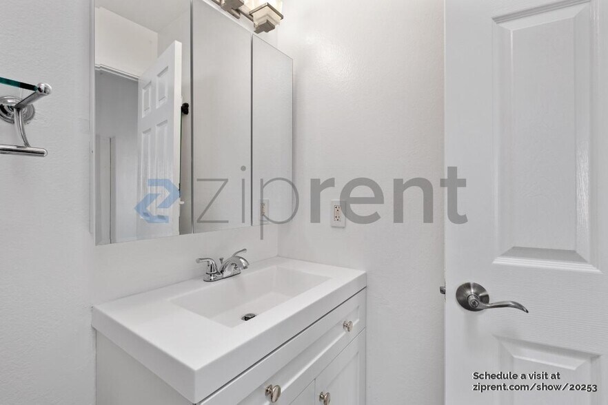 Building Photo - 127 11th St