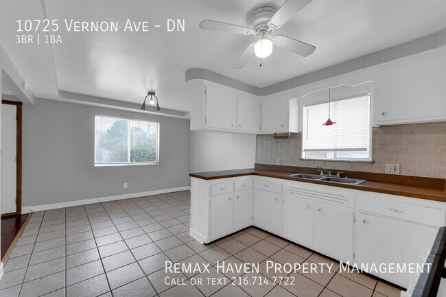 Building Photo - 10725 Vernon Ave