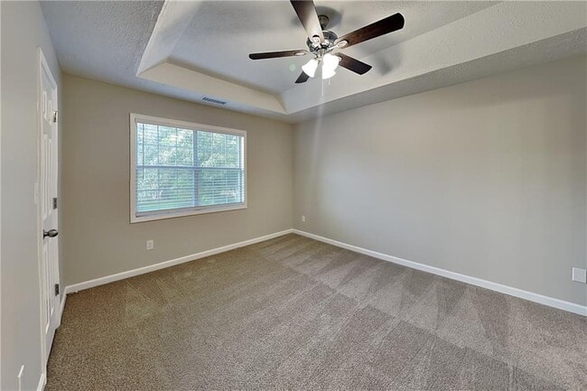 Building Photo - 6161 Longwood Chase