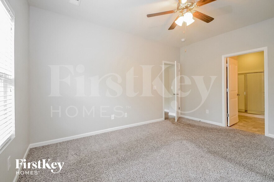 Building Photo - 5056 Bella Ct