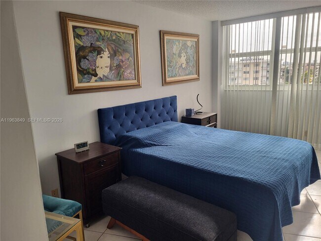 Building Photo - 100 Golden Isles Dr